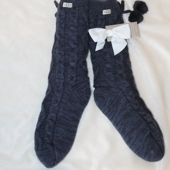 NWT WOMEN'S GIRLS SWEATER POM FLEECE LINED SLIPPERS SOCKS NAVY BLUE - Picture 1 of 4
